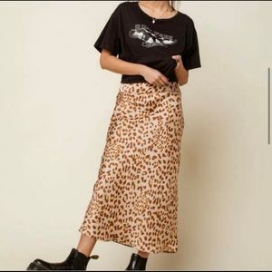 FREE PEOPLE leopard midi skirt